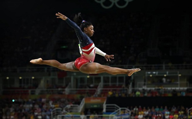 «Вона може стрибнути навіть вище за чоловіків»: як уникнути сексизму у висвітленні Олімпіади