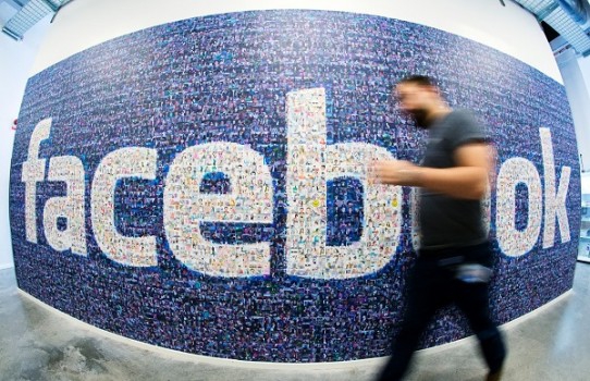 Користувачі Facebook з різних країн скаржаться на збої