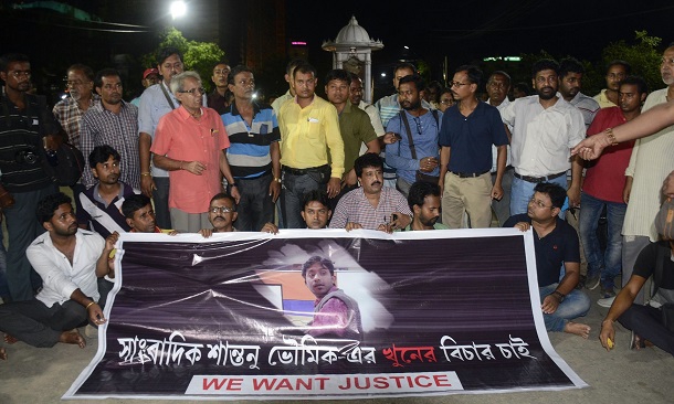 Індійські газети вийшли з порожніми блоками, протестуючи через вбивства журналістів